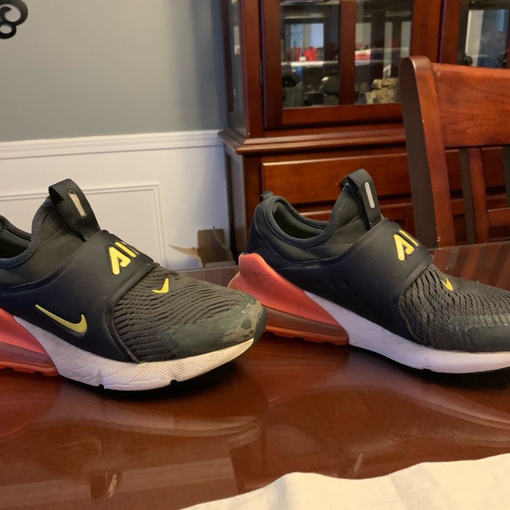 Nike air max 270 size 4